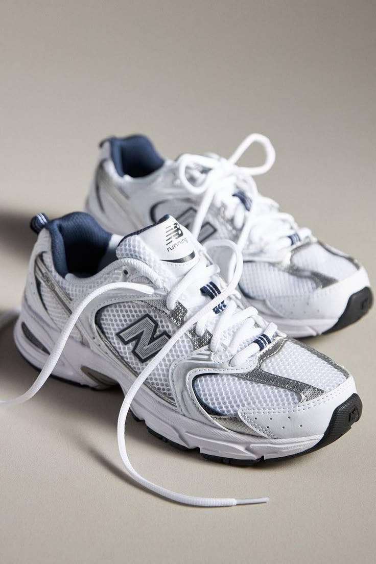 New Balance 530 Black & White Sneakers image 4
