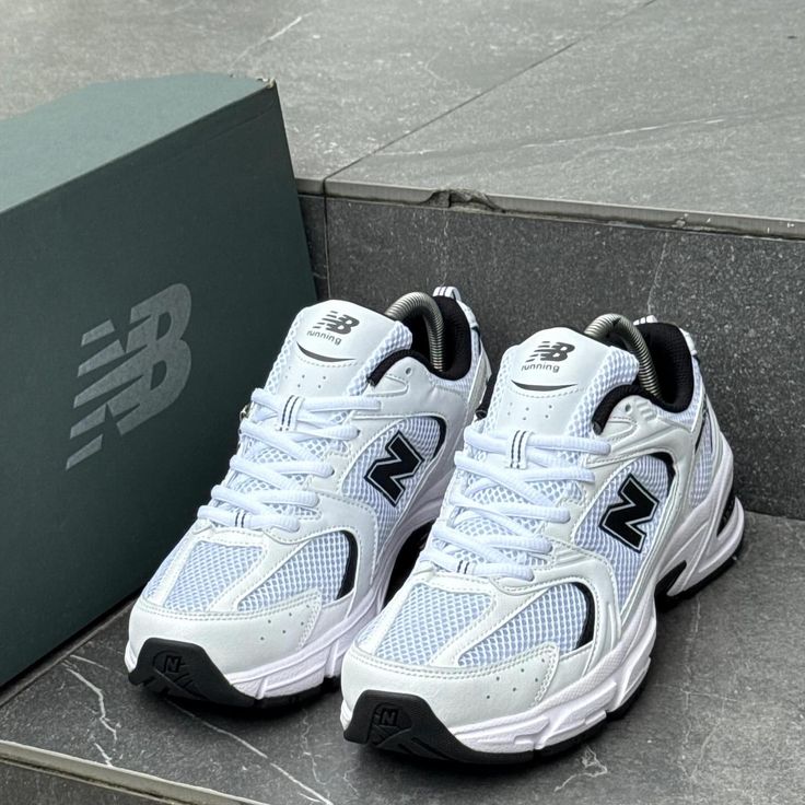 New Balance 530 Black & White Sneakers image 3